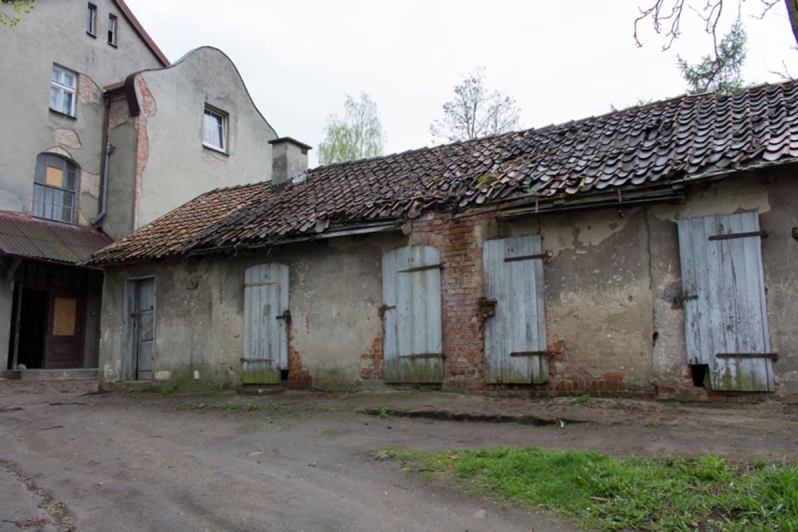 Śmierć pod „chlewikami” - martwy mężczyzna leżał na wersalce Śmierć pod „chlewikami” - martwy mężczyzna leżał na wersalce