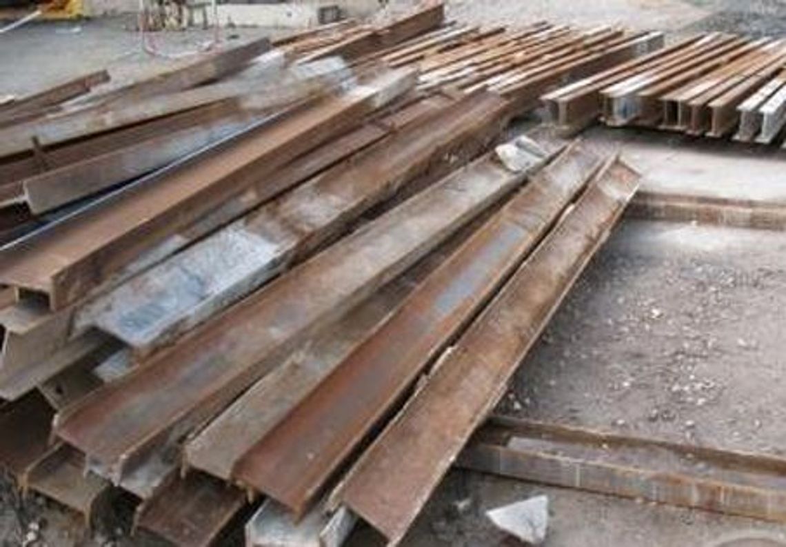 Śmiertelny wypadek w Albertowie. Pracownik przygnieciony szynami Śmiertelny wypadek w Albertowie. Pracownik przygnieciony szynami