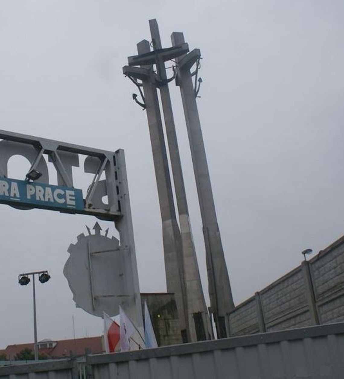 Solidarni z Ukrainą - wiec pod Trzema Krzyżami