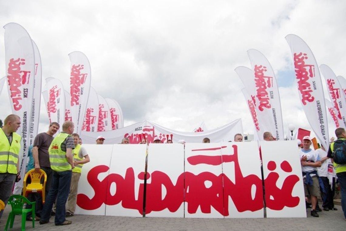 "Solidarność" zaprasza rząd do stołu negocjacyjnego "Solidarność" zaprasza rząd do stołu negocjacyjnego