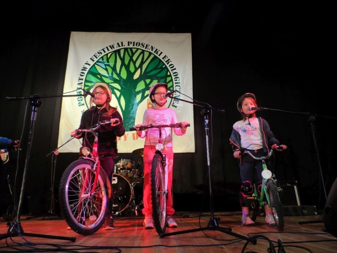 Śpiewająco znają się na ekologii i dbaniu o środowisko Śpiewająco znają się na ekologii i dbaniu o środowisko