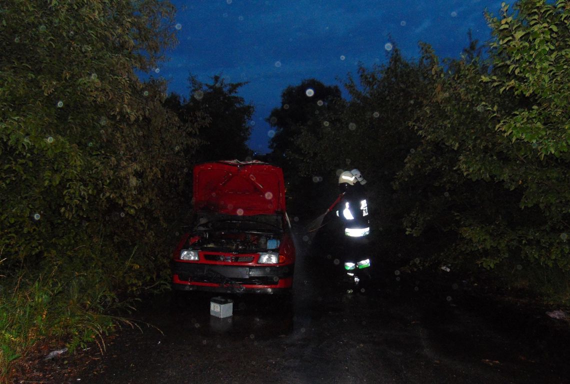 Spłonął samochód w Subkowach. Prawdopodobnie ktoś go podpalił