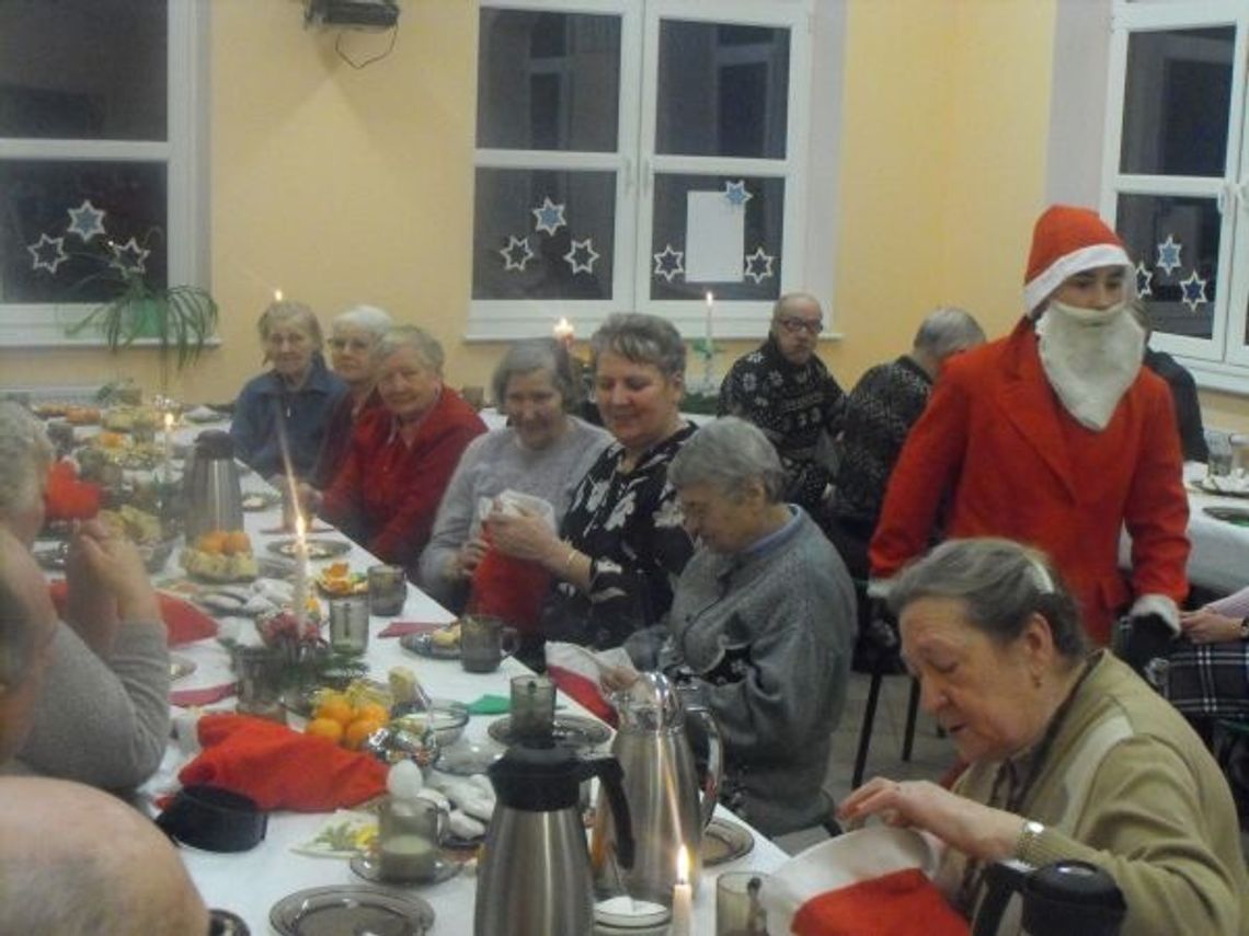 Spotkanie opłatkowe seniorów - jasełka, kolędy i biesiada Spotkanie opłatkowe seniorów - jasełka, kolędy i biesiada