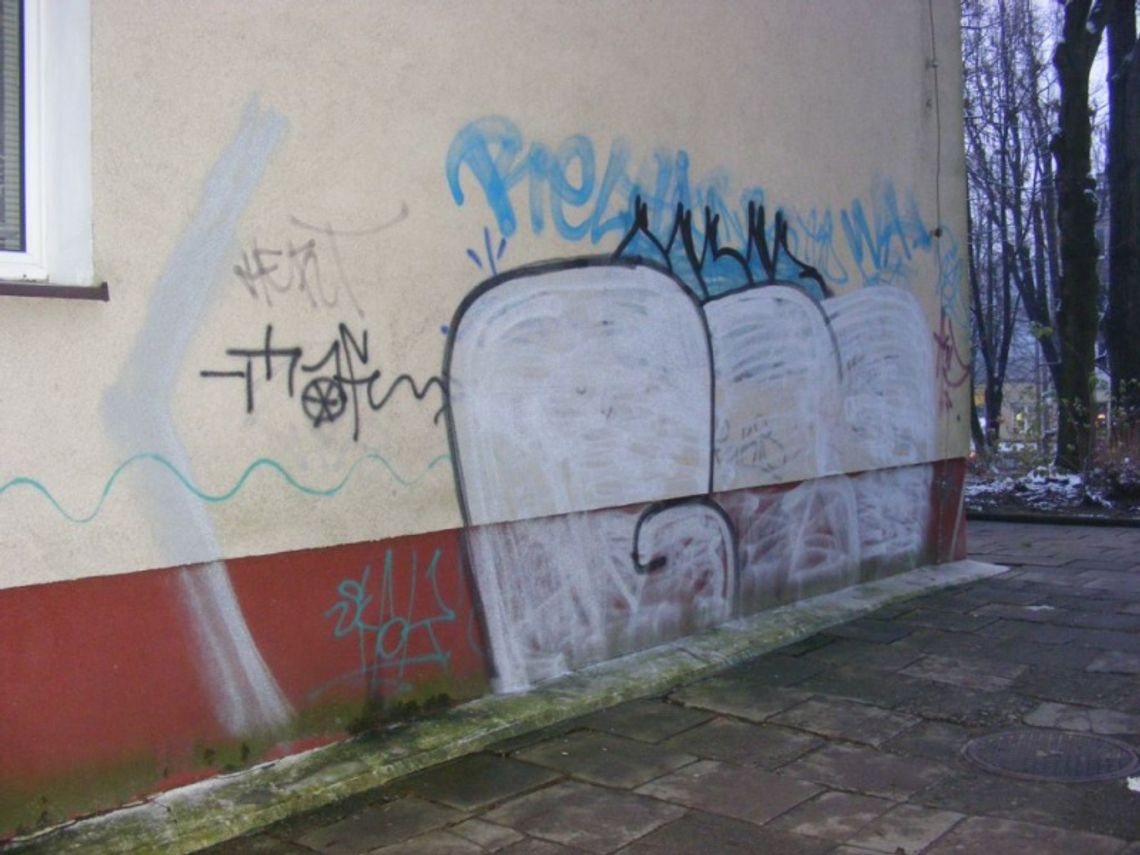 Spray'em po elewacji, rodzice zapłacą