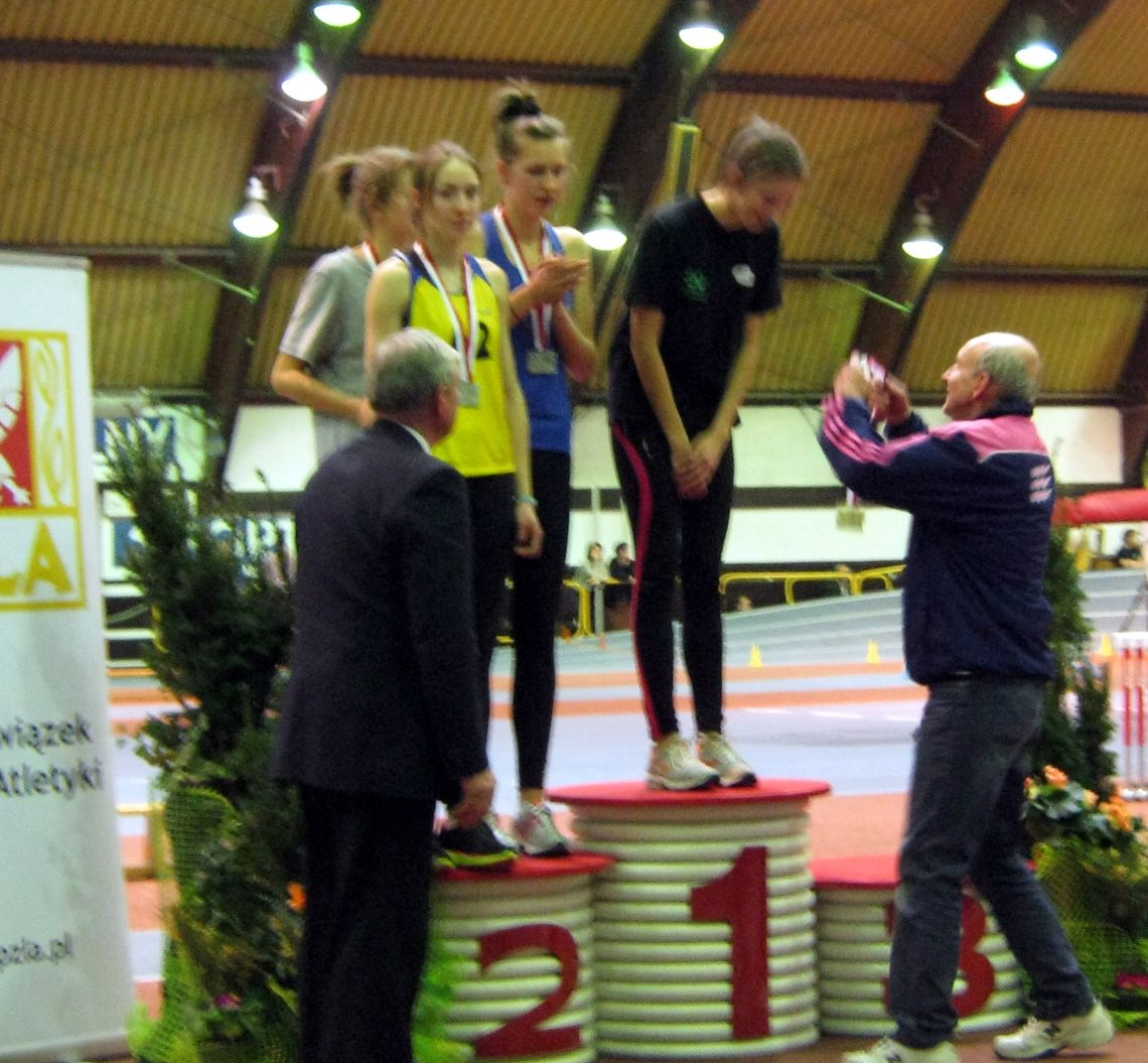 Srebrny medal Kasi - Halowe Mistrzostwa Polski Juniorów i Juniorów Młodszych