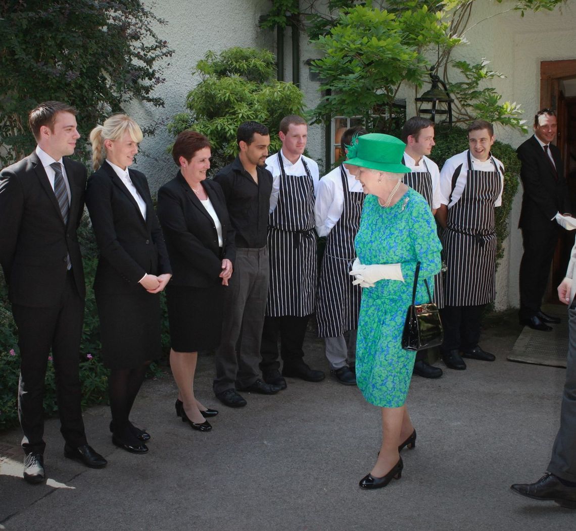 Starogardzianka dostąpiła zaszczytu serwowania królowej Anglii Starogardzianka dostąpiła zaszczytu serwowania królowej Anglii
