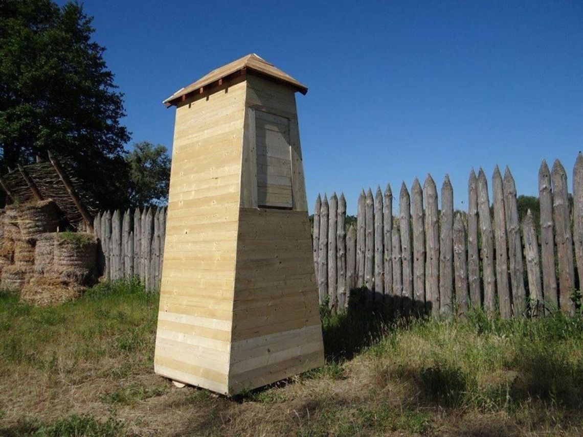 Starożytna karuzela i machiny oblężnicze w Pruszczu Gdańskim Starożytna karuzela i machiny oblężnicze w Pruszczu Gdańskim