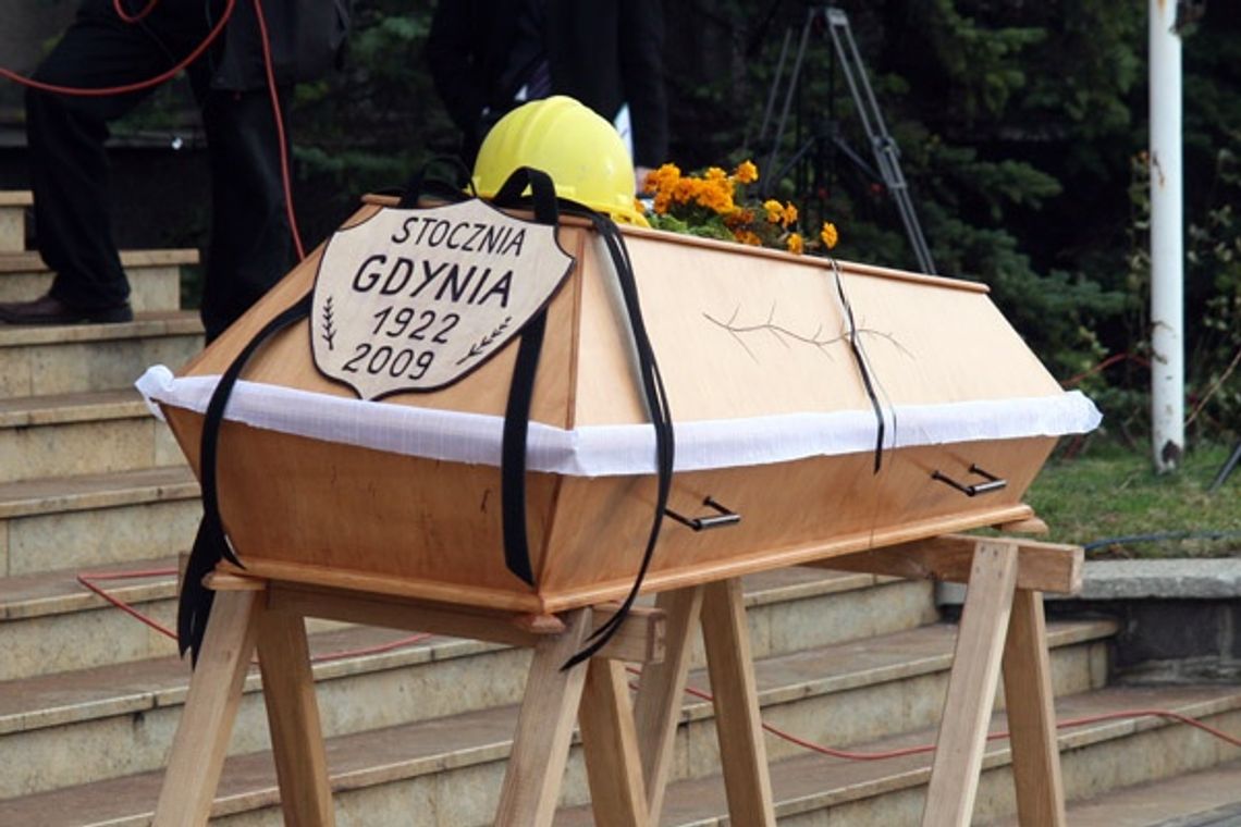 Stoczniowcy nie chcą cicho umierać - weszli w spór zbiorowy z władzami Stoczniowcy nie chcą cicho umierać - weszli w spór zbiorowy z władzami