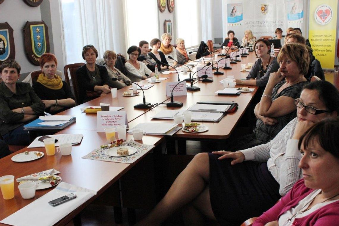 Stop rakowi szyjki macicy. Akcja szczepień w szkołach Stop rakowi szyjki macicy. Akcja szczepień w szkołach