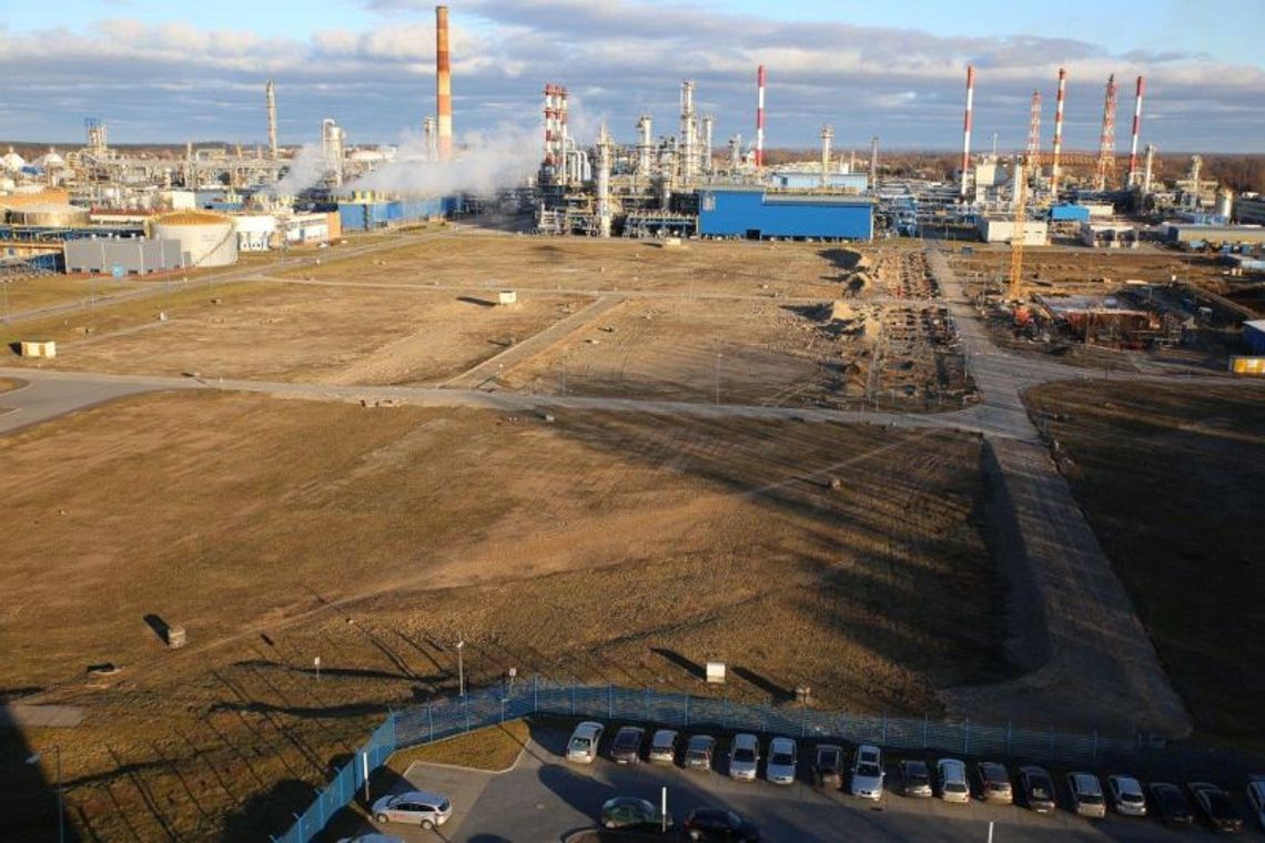 STRABAG zbuduje infrastrukturę drogową i sieciową dla Grupy LOTOS STRABAG zbuduje infrastrukturę drogową i sieciową dla Grupy LOTOS