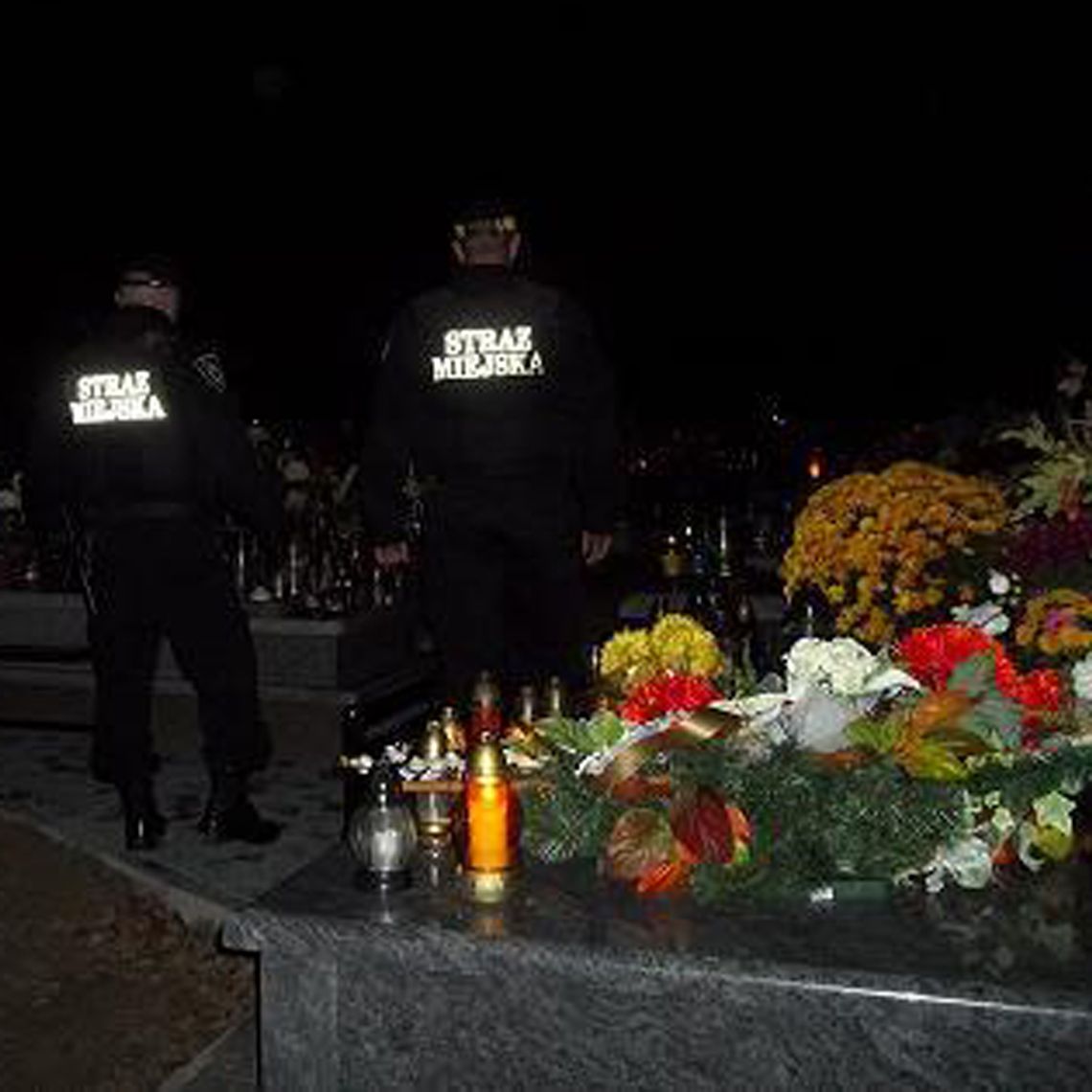 Straż Miejska patroluje cmentarze! Straż Miejska patroluje cmentarze!