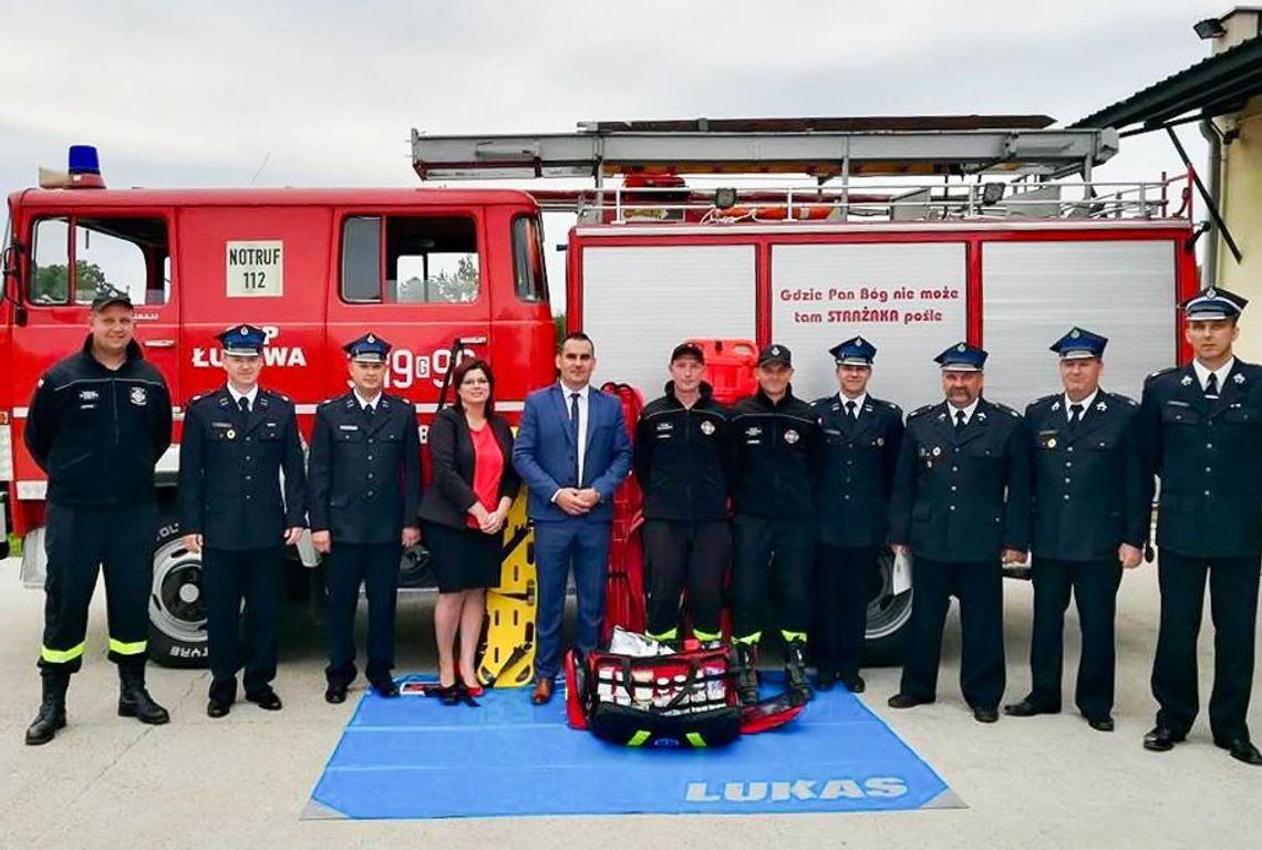 Strażacy z gminy Potęgowo otrzymali nowy sprzęt ratownictwa medycznego