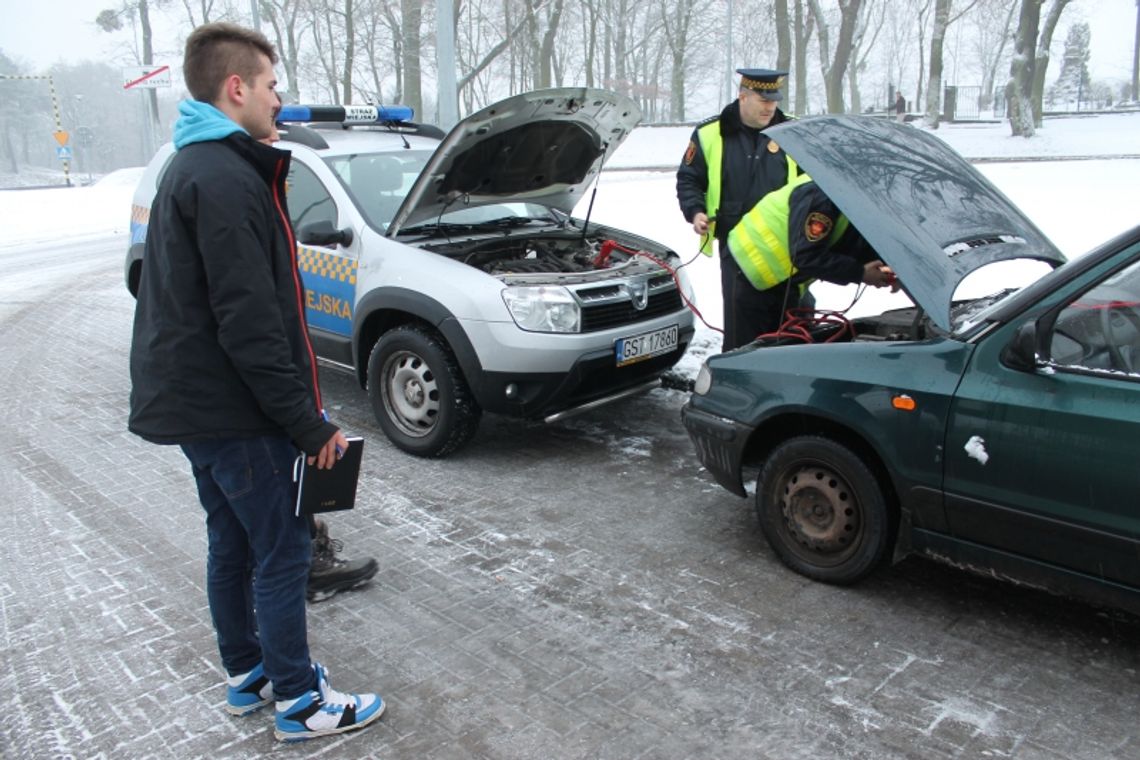 Strażnicy uruchomili 30 aut. To naprawdę działa! Strażnicy uruchomili 30 aut. To naprawdę działa!