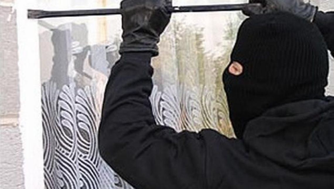 Stwarzajmy pozory pobytu w mieszkaniu. Policja zapowiada więcej patroli Stwarzajmy pozory pobytu w mieszkaniu. Policja zapowiada więcej patroli