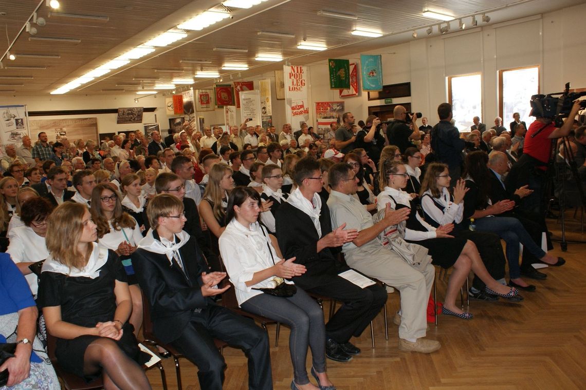 Stypendia „Solidarności” dla młodzieży szkolnej Stypendia „Solidarności” dla młodzieży szkolnej