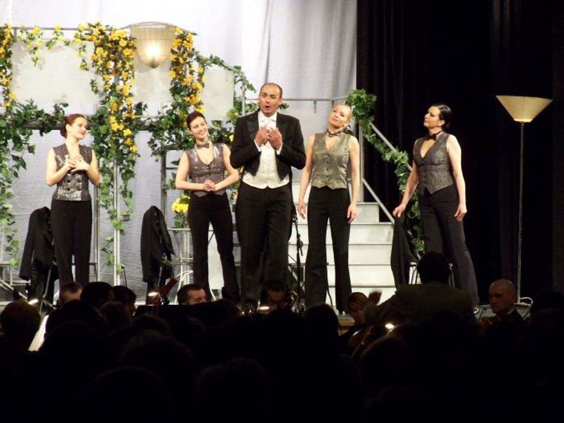 Sukces „Krainy uśmiechu” Sukces „Krainy uśmiechu”