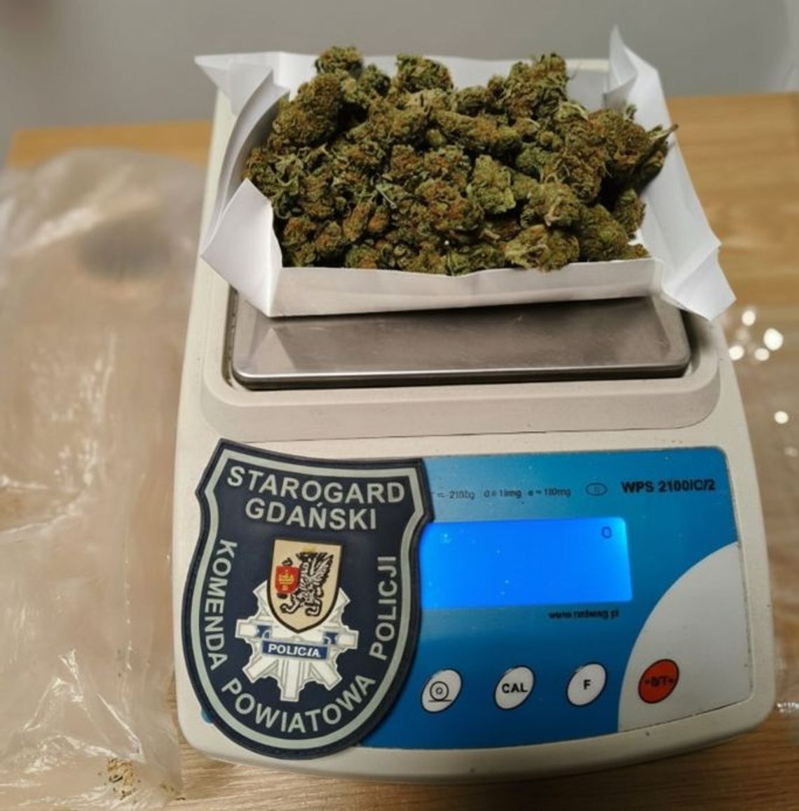 Świąteczna interwencja zakończona zarzutami. Czujność policjantów doprowadziła do przejęcia narkotyków Świąteczna interwencja zakończona zarzutami. Czujność policjantów doprowadziła do przejęcia narkotyków