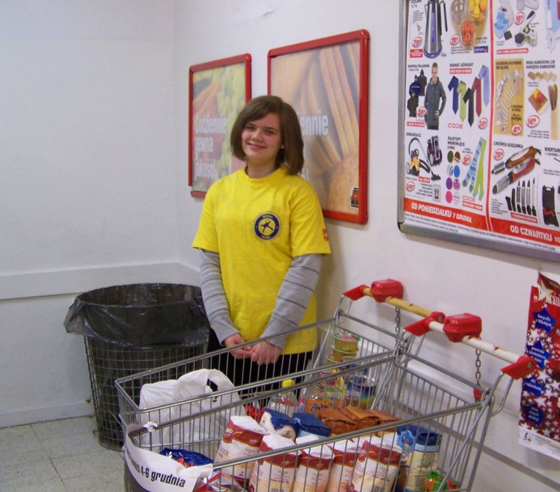 Świąteczna zbiórka dla najbardziej potrzebujących Świąteczna zbiórka dla najbardziej potrzebujących