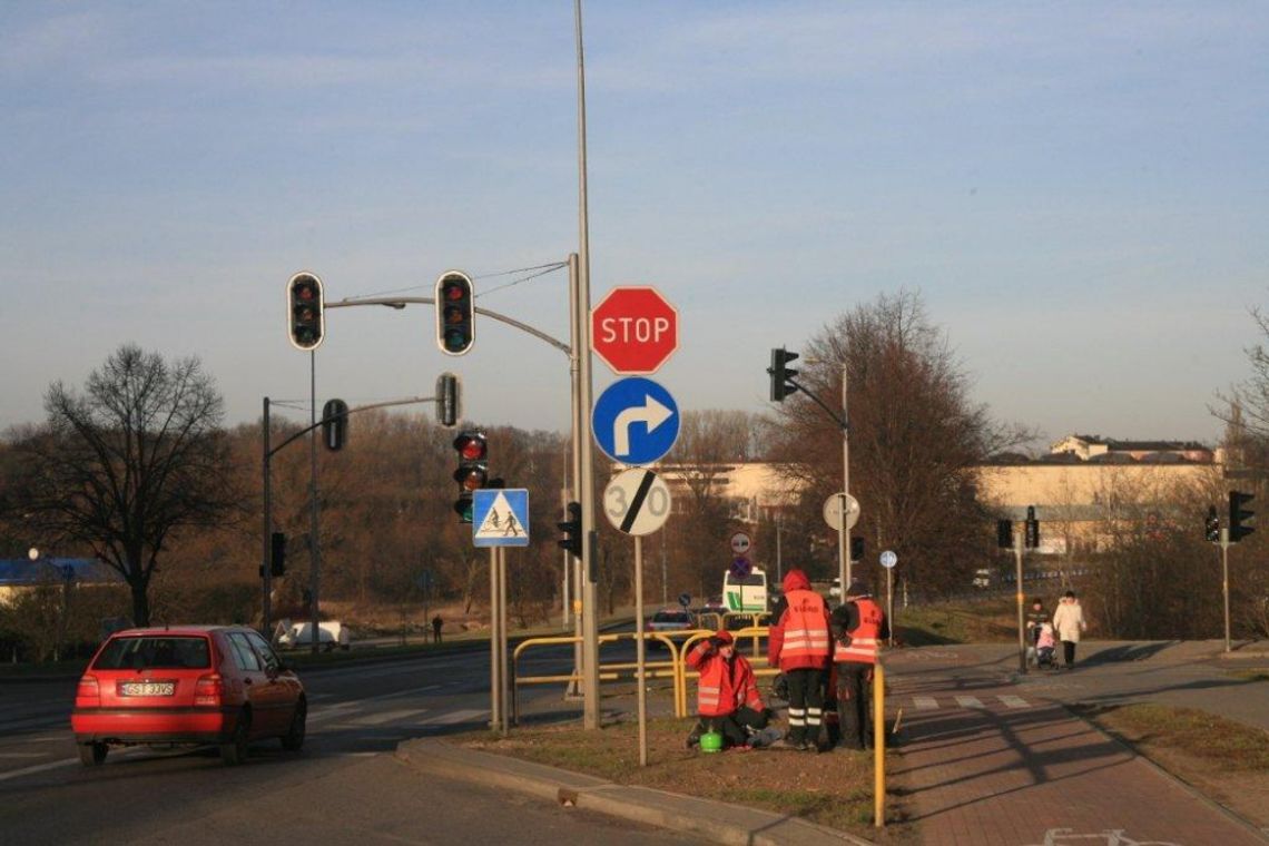 Światła działały, kolejki dłuższe Światła działały, kolejki dłuższe