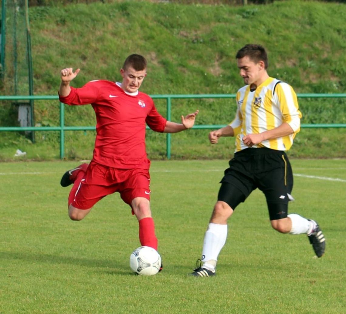 Świetny mecz Gryfa - waleczny i skuteczny w deszczu, porażka Wierzycy Świetny mecz Gryfa - waleczny i skuteczny w deszczu, porażka Wierzycy