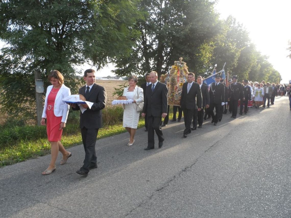 Świętowali udane żniwa i dziękowali za udane prace polowe Świętowali udane żniwa i dziękowali za udane prace polowe