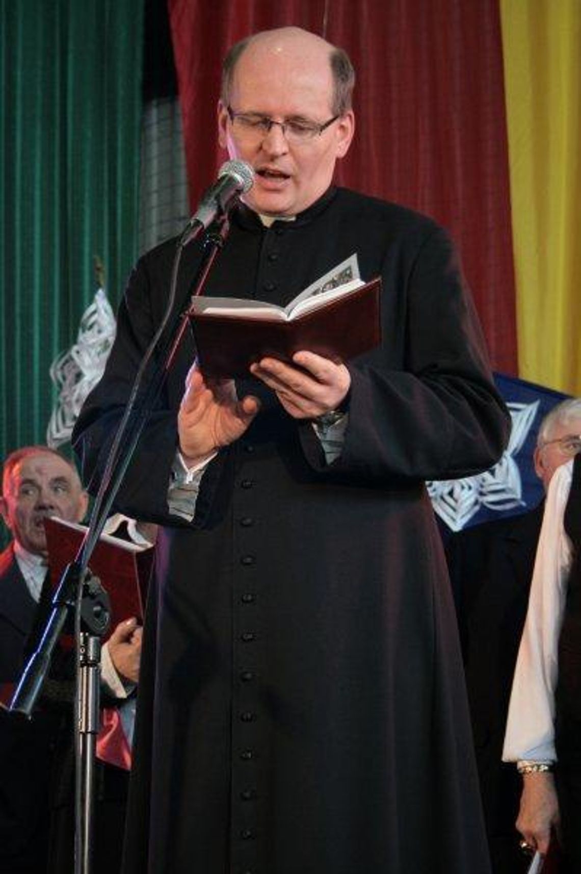 Świętujemy tajemnicę wielkiej miłości Boga do człowieka Świętujemy tajemnicę wielkiej miłości Boga do człowieka