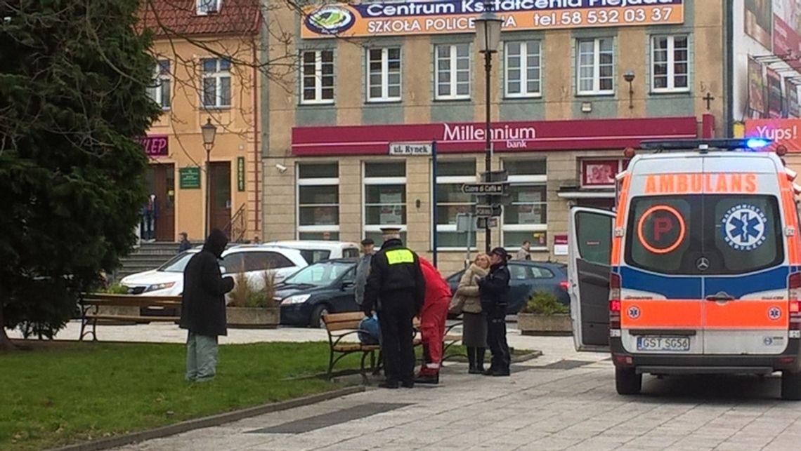 SYGNAŁ CZYTELNIKA: Karetka, policja i straż miejska na Rynku SYGNAŁ CZYTELNIKA: Karetka, policja i straż miejska na Rynku