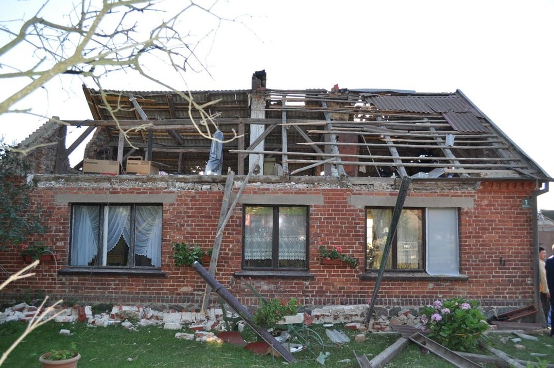 Szacowanie strat po trąbie. Od poniedziałku zaliczkowa wypłata odszkodowań Szacowanie strat po trąbie. Od poniedziałku zaliczkowa wypłata odszkodowań