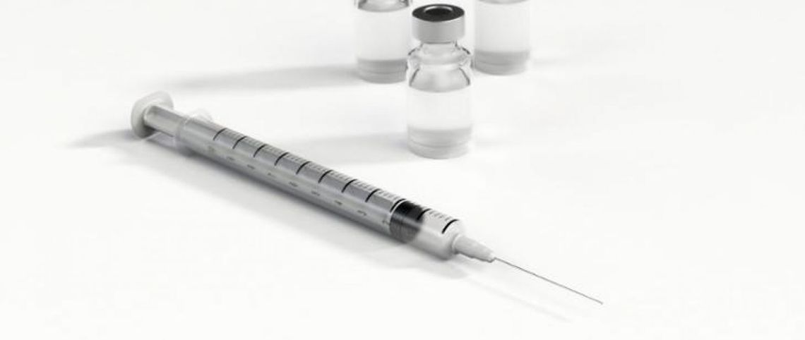 Szczepionki przeciwko COVID-19 już niedługo dostępne dla Polaków – umowy na ich zakup zostały podpisane