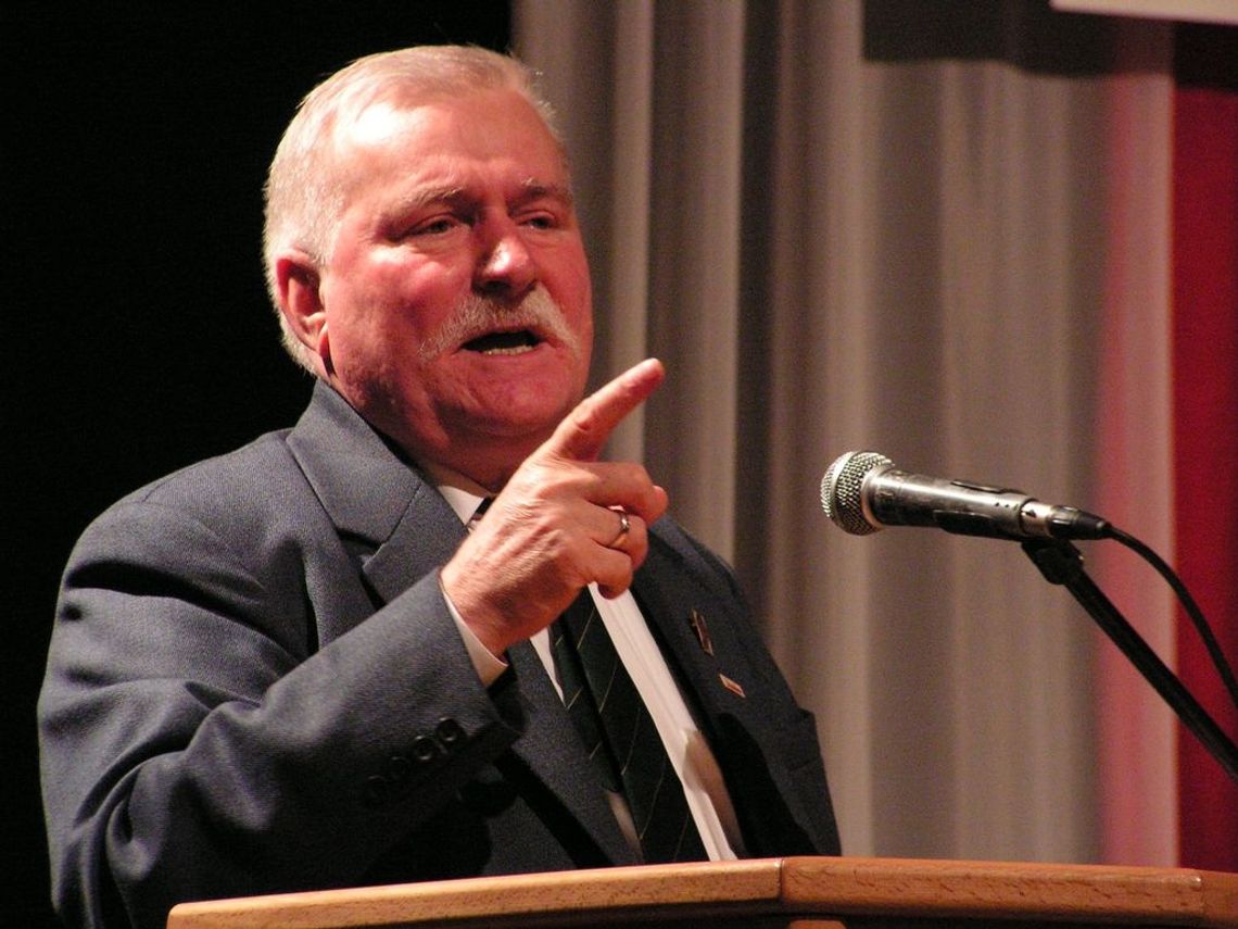 Szef &quot;Solidarności&quot; do Wałęsy: być może Pan nawet doradzał jak pałować związki zawodowe?  