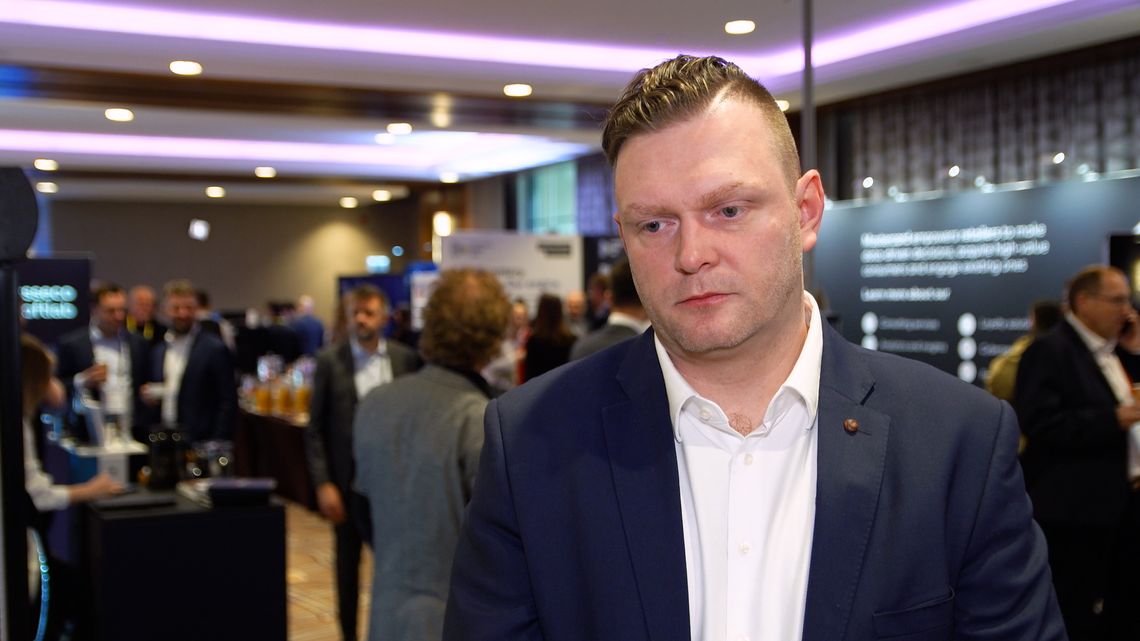 Sztuczna inteligencja napędza e-commerce. Innowacje przyspieszają jak nigdy dotąd