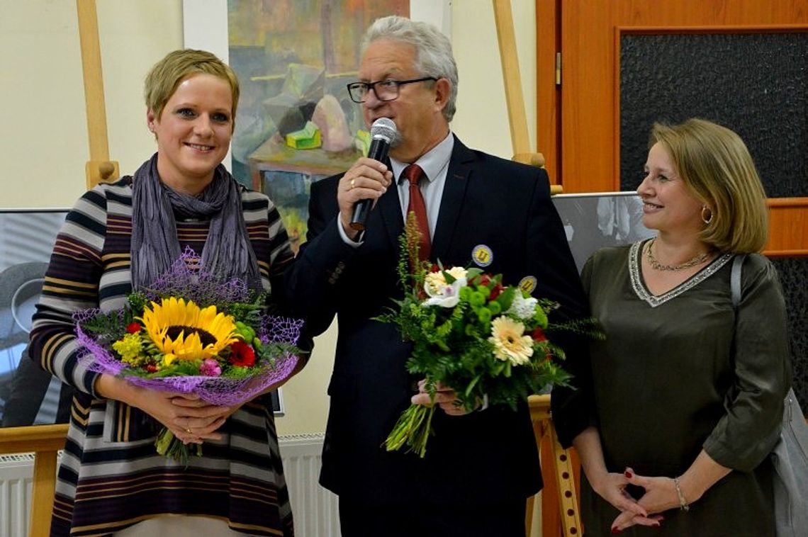 "Szukając wolności" - uchodźcy okiem Ewy Głuszak Castagna "Szukając wolności" - uchodźcy okiem Ewy Głuszak Castagna