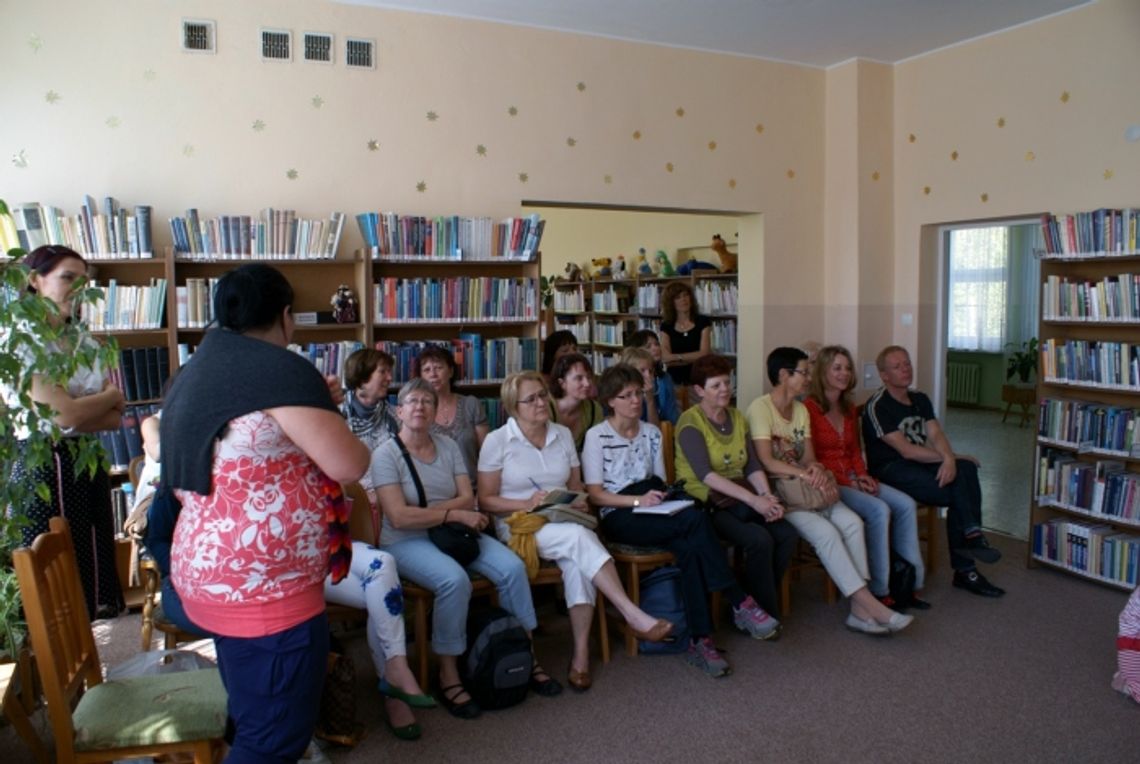 Szwajcarzy w bibliotece   