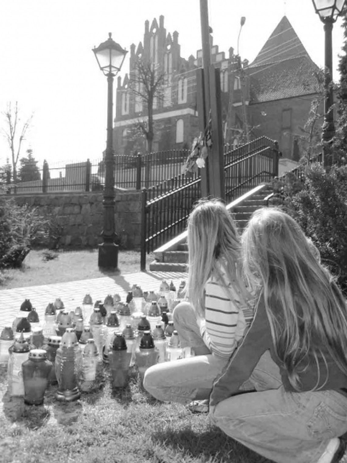 Ta śmierć nas poruszyła. Nasz Prezydent pozostanie w sercach i modlitwach Ta śmierć nas poruszyła. Nasz Prezydent pozostanie w sercach i modlitwach