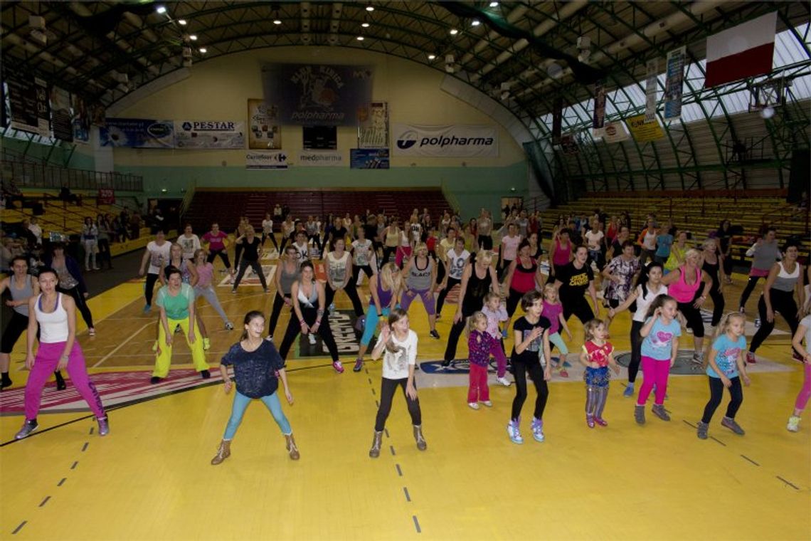 Tańczyli dla Piotrusia - Charytatywny maraton Zumba Tańczyli dla Piotrusia - Charytatywny maraton Zumba
