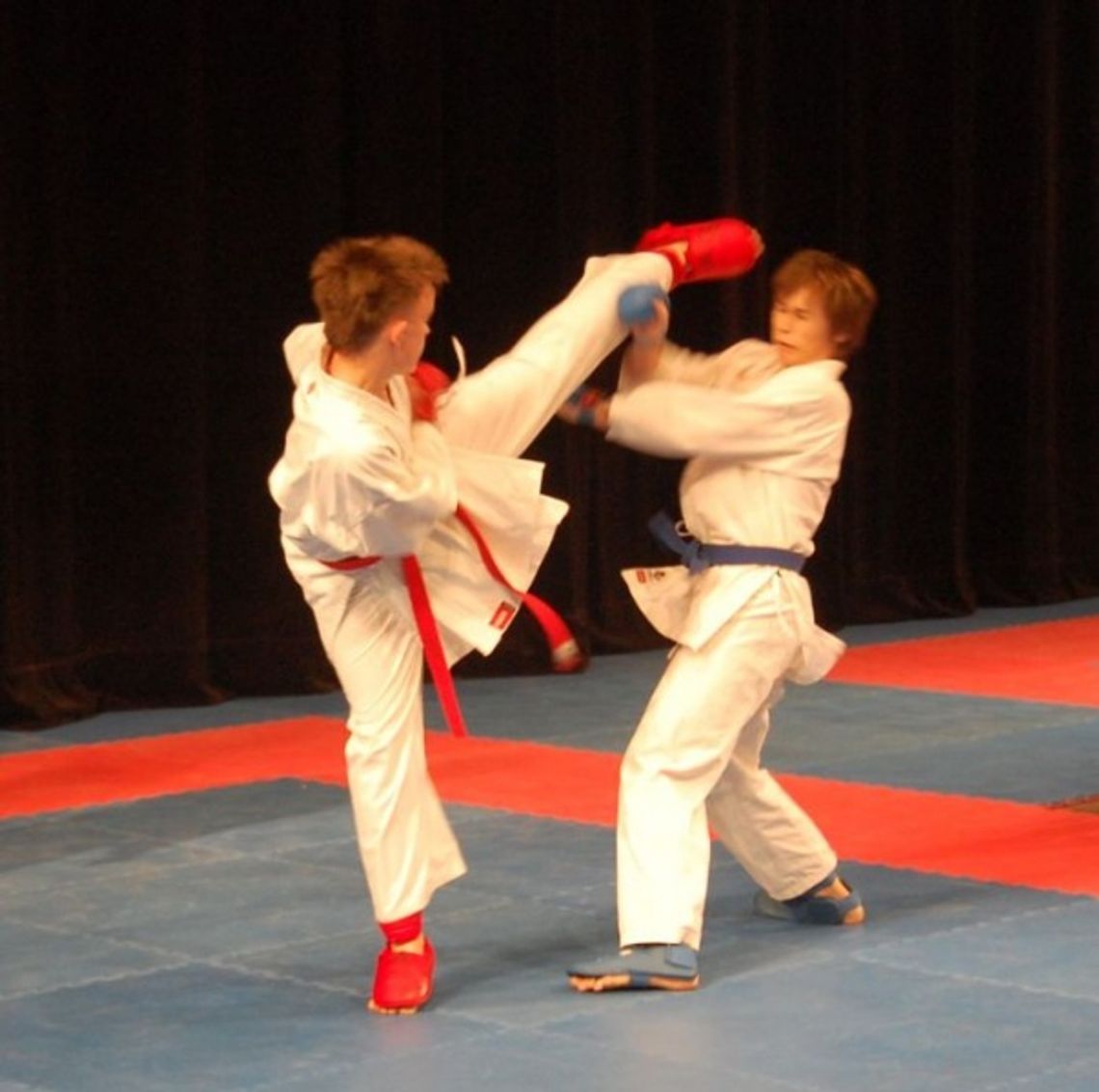 Tczewscy karatecy w natarciu Tczewscy karatecy w natarciu