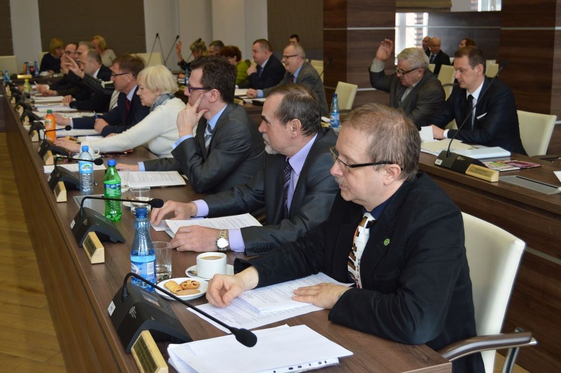 Tczewscy radni nie chcą prywaty na sesjach. Wystosowali apel