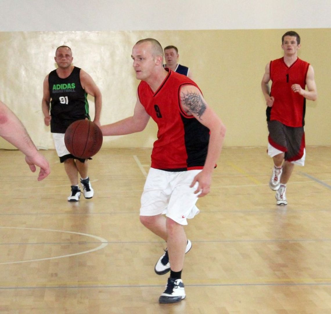 Tczewska Amatorska Liga Koszykówki - ostatnie mecze bez niespodzianek Tczewska Amatorska Liga Koszykówki - ostatnie mecze bez niespodzianek