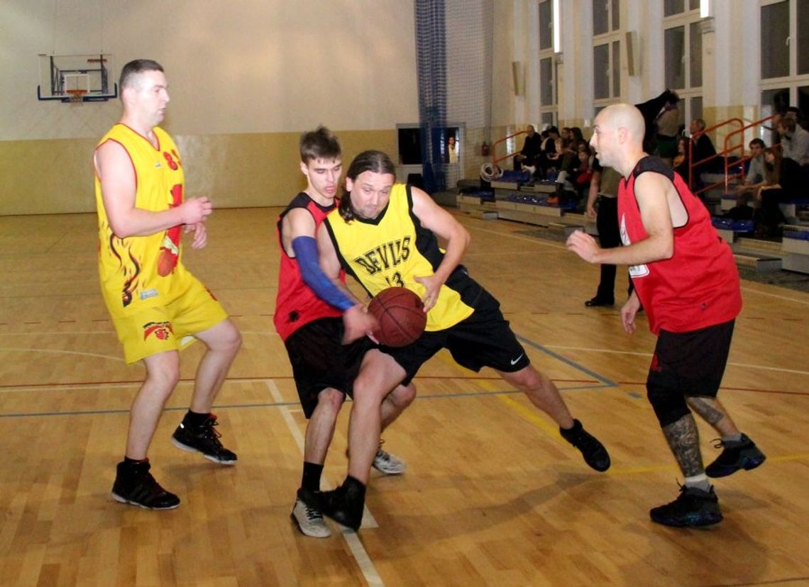 Tczewska Amatorska Liga Koszykówki - TCZ i Polpharma już na czele Tczewska Amatorska Liga Koszykówki - TCZ i Polpharma już na czele