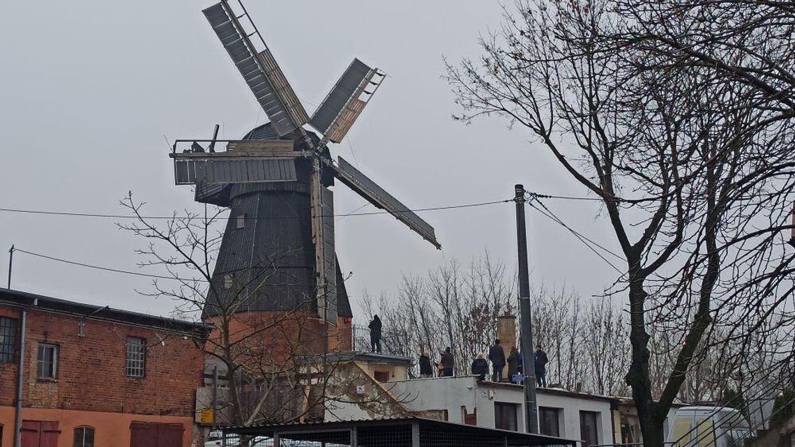 Tczewski wiatrak odzyskuje blask. Bryła i wnętrze odnowione, lecz surowe. W planach odnowa jego otoczenia Tczewski wiatrak odzyskuje blask. Bryła i wnętrze odnowione, lecz surowe. W planach odnowa jego otoczenia