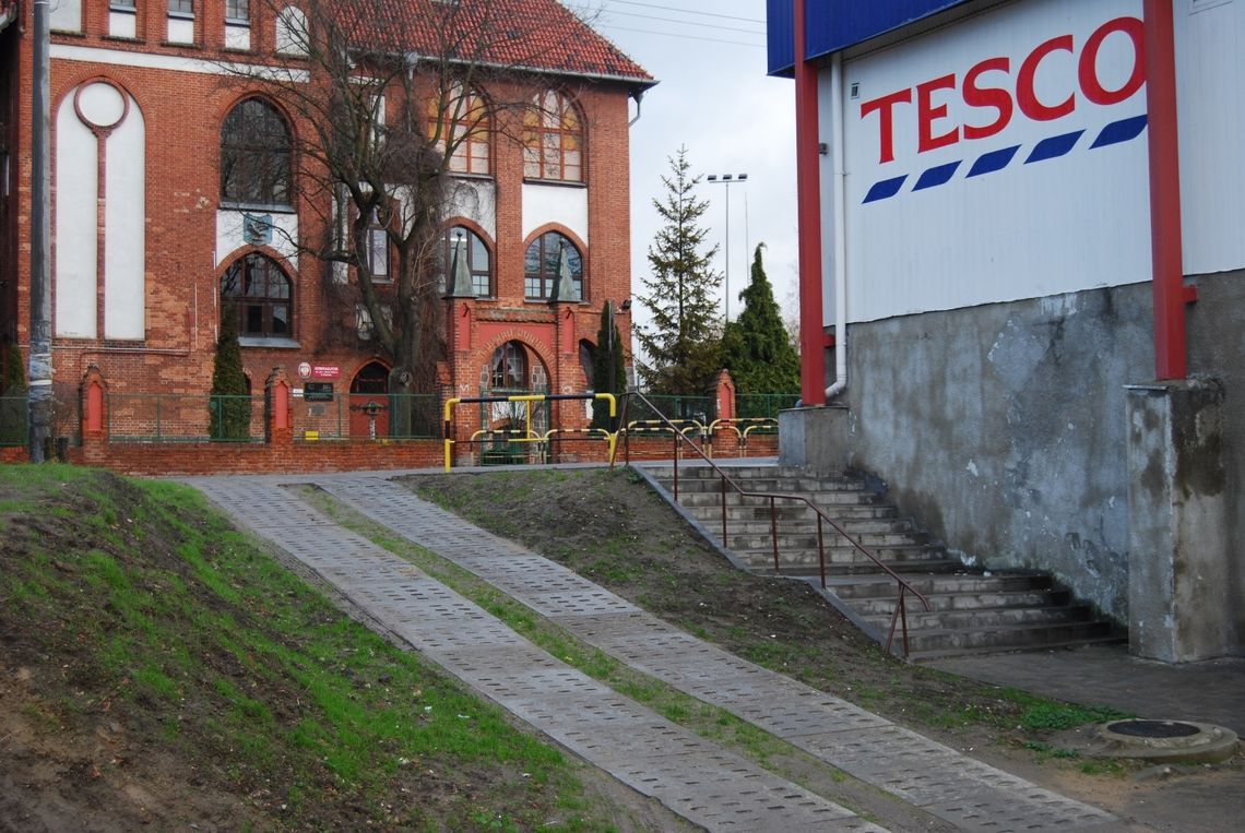 Tesco wynosi się z Gniewu. Co z zatrudnionymi? Tesco wynosi się z Gniewu. Co z zatrudnionymi?