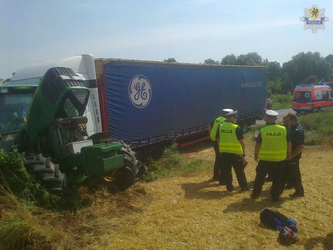 Tirem w ciągnik, ranny traktorzysta Tirem w ciągnik, ranny traktorzysta