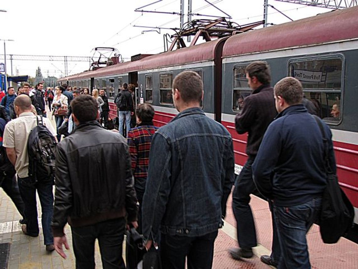 Tłok i zaduch w przepełnionym pociągu Tłok i zaduch w przepełnionym pociągu