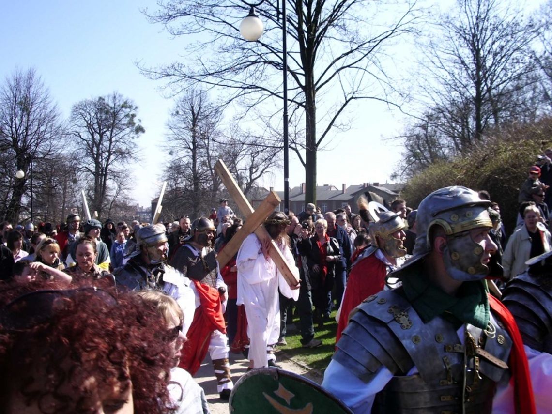 To rozdarcie wciąż w nas jest: „Hosanna” i „Ukrzyżuj” To rozdarcie wciąż w nas jest: „Hosanna” i „Ukrzyżuj”