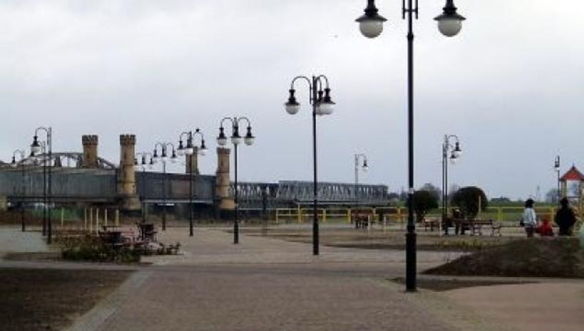 Toaleta jest, ale nieczynna. "Za potrzebą pod most"