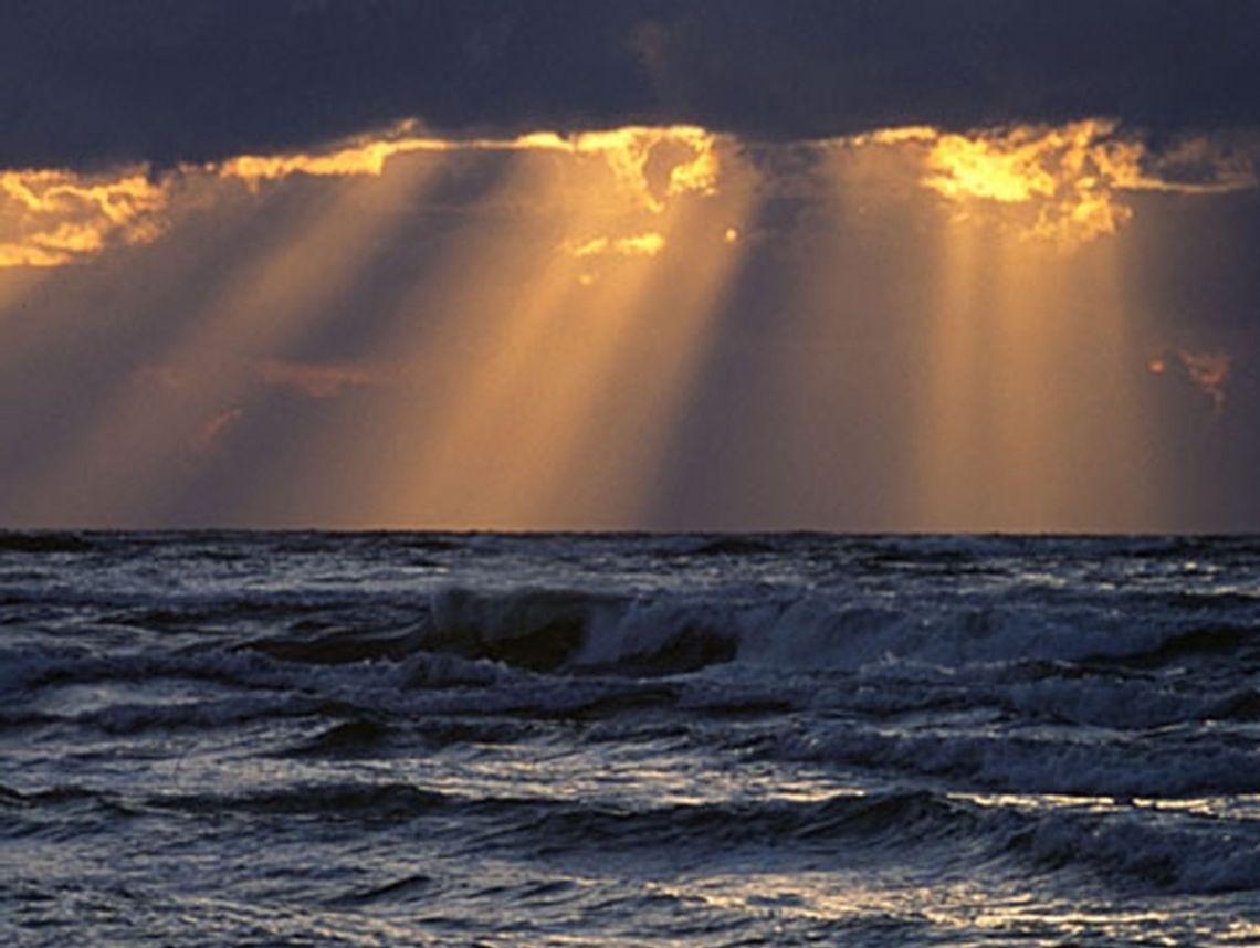 TRAGEDIA NA BAŁTYKU. Kuter WŁA-127 z 5-osobową załogą zatonął niedaleko Bornholmu TRAGEDIA NA BAŁTYKU. Kuter WŁA-127 z 5-osobową załogą zatonął niedaleko Bornholmu