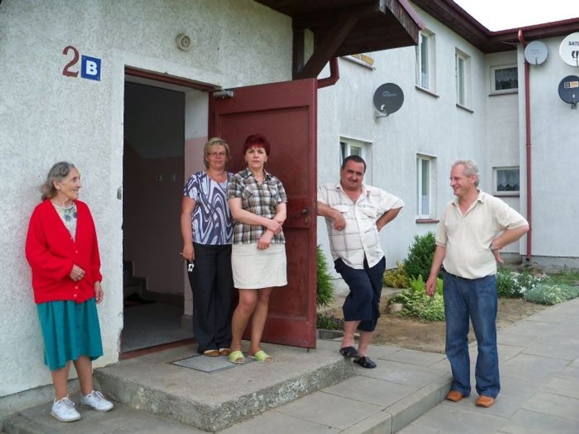 Tragedia na życzenie? Rodziny mieszkające w pękających murach nie chcą się wyprowadzić Tragedia na życzenie? Rodziny mieszkające w pękających murach nie chcą się wyprowadzić