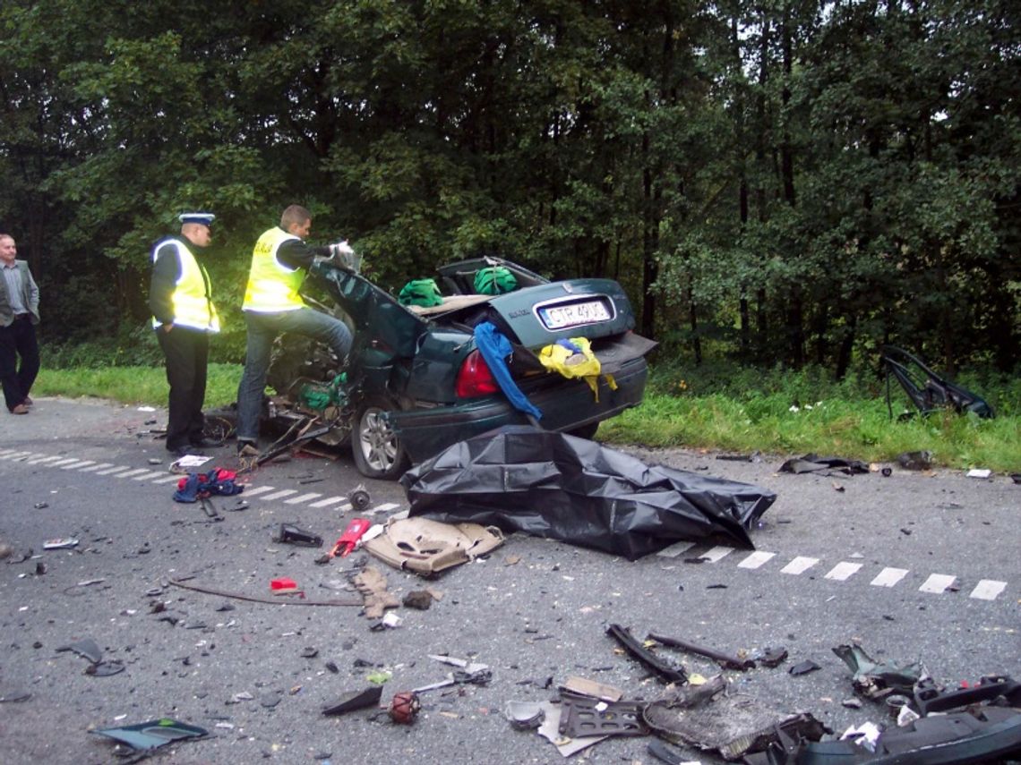 Tragiczny finał wypadku drogowego /zdjęcia/ Tragiczny finał wypadku drogowego /zdjęcia/
