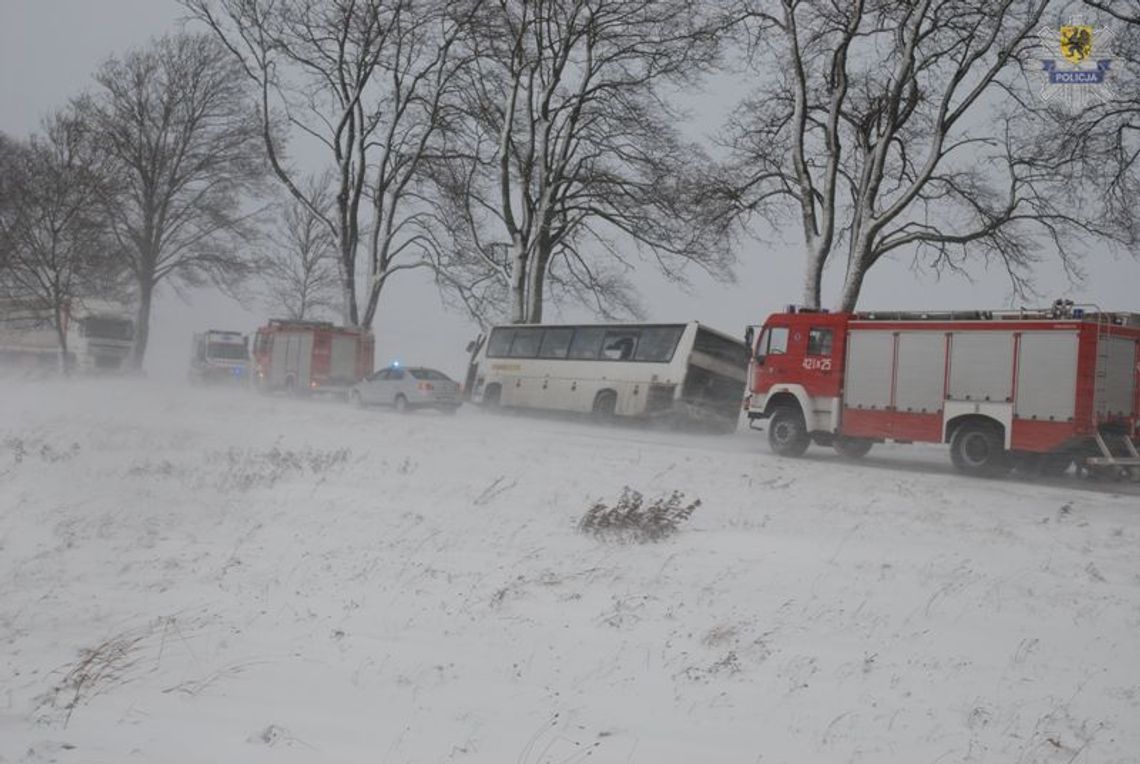 Tragiczny wypadek autobusu, nie żyje jedna osoba