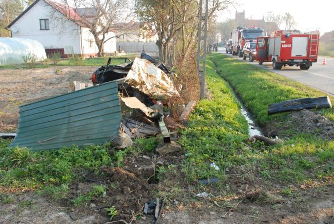 Tragiczny wypadek na drodze nr 91. Trzy osoby zginęły na miejscu Tragiczny wypadek na drodze nr 91. Trzy osoby zginęły na miejscu